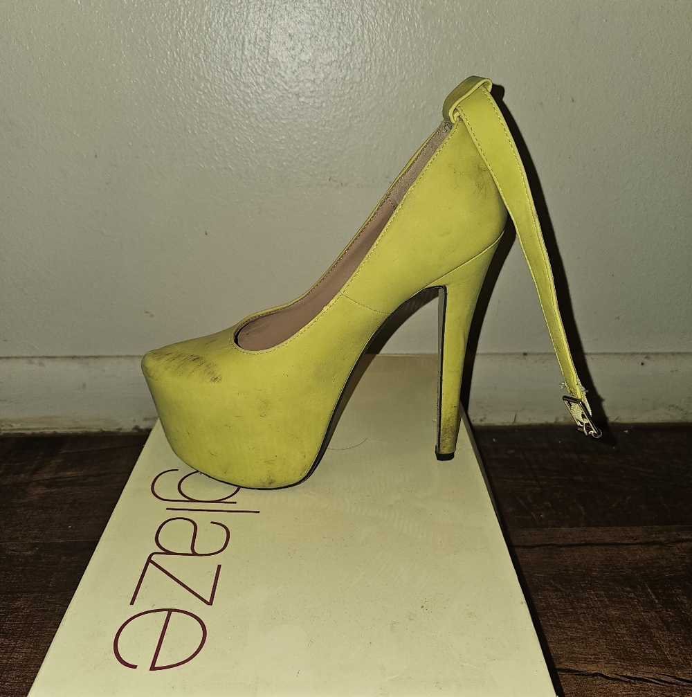 Glaze Women's Bold Yellow Heels